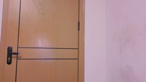 Mimi online show from April 7, 2:39 pm