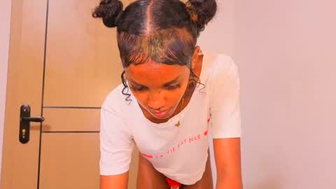 Mimi online show from April 10, 2:06 am