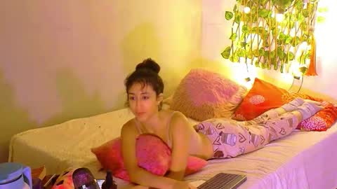 karoline uwu online show from October 2, 2:29 am