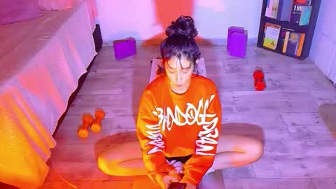 Snapshot of _miss_karoline chatting on October 14, 12:11 am karoline uwu online show from October 14, 12:11 am