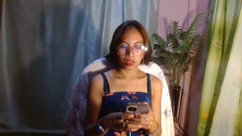 Snapshot of _miss_melody chatting on May 18, 6:25 pm _miss_melody online show from May 18, 6:25 pm
