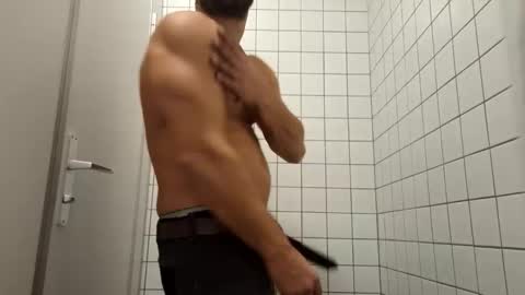 Snapshot of _misterniceguy chatting on October 28, 2:20 pm BENJI online show from October 28, 2:20 pm