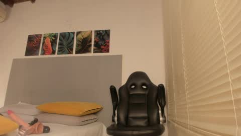 _molly_rosse_ online show from March 30, 12:28 pm