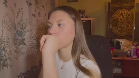 Mona online show from February 4, 4:13 pm