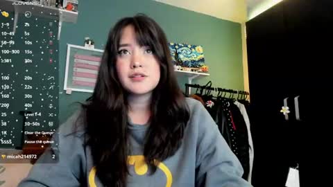 Snapshot of _moon_cake_ chatting on June 17, 2:14 am Next stream 950 pm Colombia time xd online show from June 17, 2:14 am