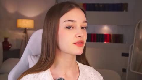 Snapshot of _moonlit_melody_ chatting on March 5, 5:31 pm Margo online show from March 5, 5:31 pm