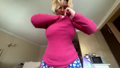 Snapshot of _morpho_ chatting on February 5, 9:36 am Francine Aisi Morpho - a genus of blue butterflies. online show from February 5, 9:36 am