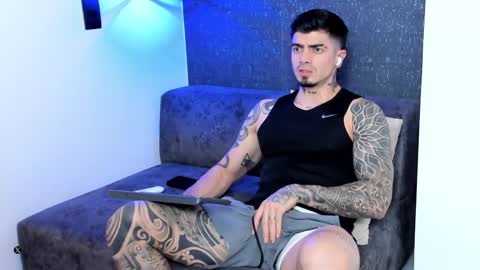 _mrcock_ online show from April 6, 11:27 pm