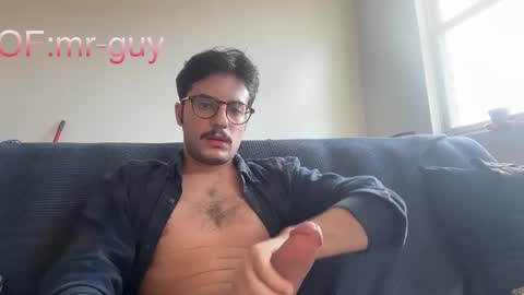 Snapshot of _mrguy_ chatting on October 18, 7:25 pm _mrguy_ online show from October 18, 7:25 pm