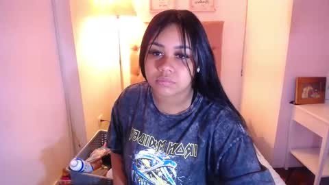 nahomi  online show from November 13, 10:52 pm