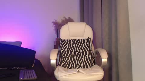 Naia Ross online show from May 31, 2:09 am
