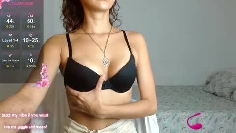 _nayade_ online show from April 21, 2:51 am