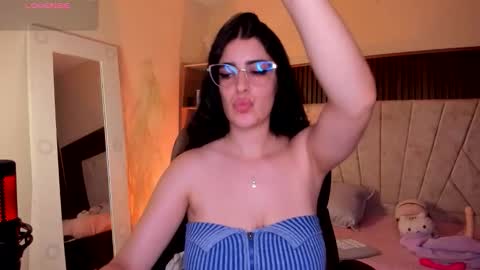 Niah  You can call me Ni or cutie haha online show from November 13, 9:36 pm