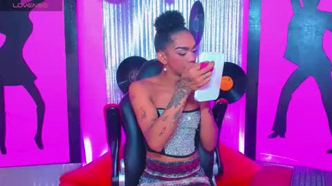 Nicky  Please help me with your thumbs up its importan online show from March 17, 9:51 pm