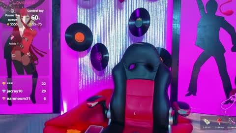 Nicky  Please help me with your thumbs up its importan online show from April 9, 9:20 pm