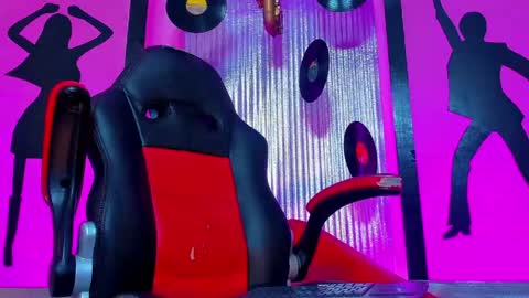 Nicky  Please help me with your thumbs up its importan online show from April 16, 8:20 pm