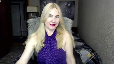 Donella    online show from December 6, 4:17 pm