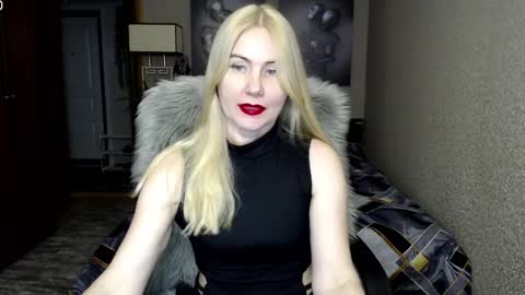Donella    online show from February 3, 9:29 pm