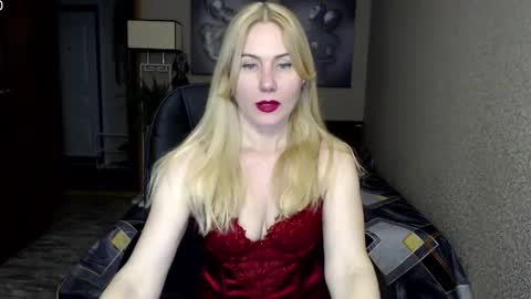 Donella    online show from February 11, 8:52 pm