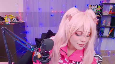 niiky online show from January 17, 6:33 pm