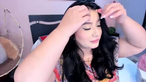   online show from November 12, 12:05 pm