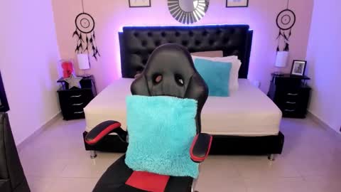 Olivia jones online show from March 22, 12:08 pm