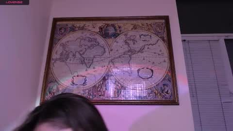 Olivia online show from December 5, 1:31 pm