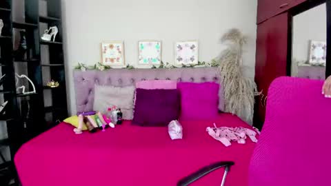 pamela online show from June 18, 12:53 pm