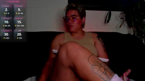 Snapshot of _paradissela chatting on February 6, 2:27 am GAIA online show from February 6, 2:27 am