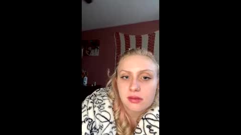 _peaceoutgirlscout_ online show from November 26, 10:00 pm