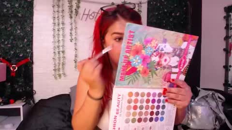 Snapshot of _poison_sweet chatting on December 11, 7:36 pm Laura online show from December 11, 7:36 pm