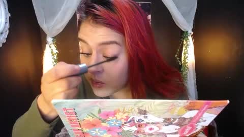 Snapshot of _poison_sweet chatting on December 15, 2:05 pm Laura online show from December 15, 2:05 pm