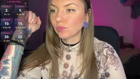 Snapshot of _private_person_ chatting on January 21, 5:09 pm HADLY today day-off see u online 0112 online show from January 21, 5:09 pm