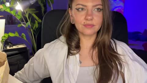 Snapshot of _private_person_ chatting on January 28, 8:58 pm HADLY today day-off see u online 0112 online show from January 28, 8:58 pm