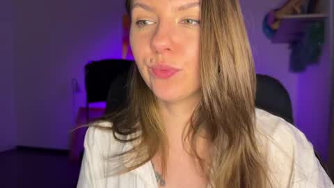 Snapshot of _private_person_ chatting on February 11, 5:18 pm HADLY today day-off see u online 0112 online show from February 11, 5:18 pm