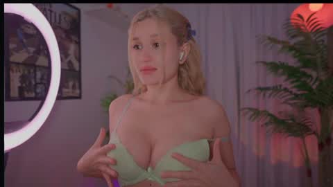 Snapshot of _protea chatting on June 18, 10:03 pm Eva online show from June 18, 10:03 pm