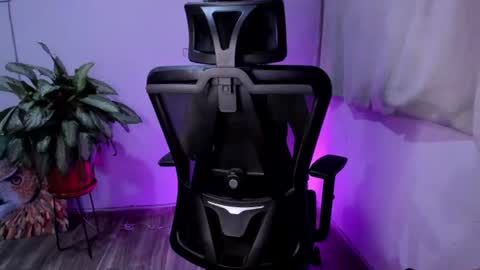 Snapshot of _purplecherry_ chatting on July 6, 1:46 am Cherr online show from July 6, 1:46 am