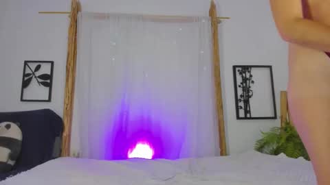 Moon online show from October 10, 7:24 pm