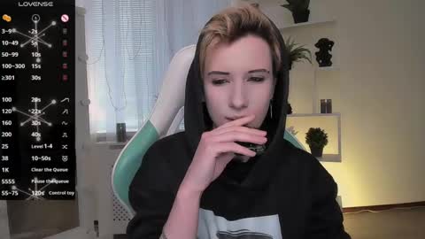 Snapshot of _rein_ramm chatting on April 30, 2:23 pm Rein online show from April 30, 2:23 pm