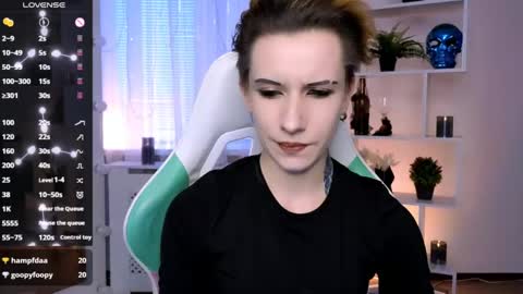 Snapshot of _rein_ramm chatting on May 21, 2:02 pm Rein online show from May 21, 2:02 pm