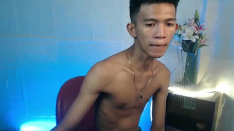 Snapshot of _rellvanxx chatting on March 2, 3:05 pm _rellvanxx online show from March 2, 3:05 pm