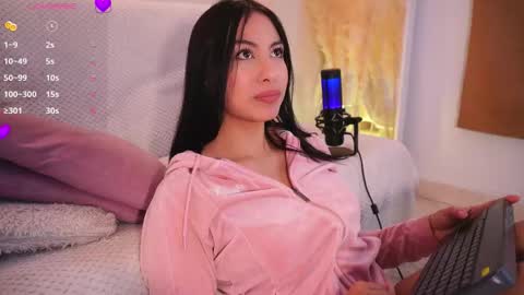 SARA GOMEZ online show from September 24, 11:35 am
