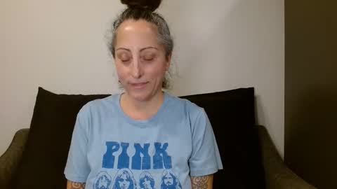 Snapshot of _sara_lynn_ chatting on March 21, 5:01 am Sara Lynn online show from March 21, 5:01 am