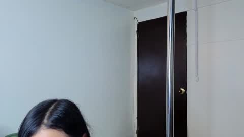 Snapshot of _selena_fox chatting on February 14, 9:00 pm Selena online show from February 14, 9:00 pm