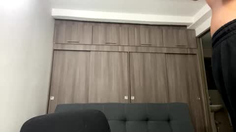 Juan Pablo-independent model online show from February 1, 5:39 am