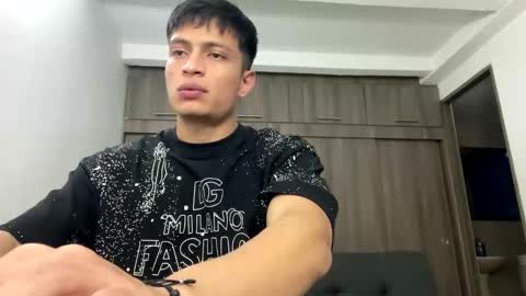 Juan Pablo-independent model online show from February 15, 2:41 am