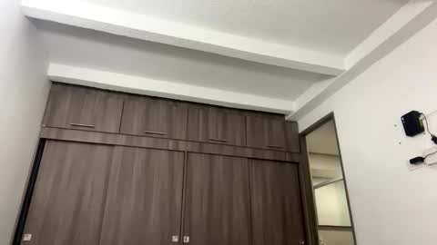 Juan Pablo-independent model online show from March 24, 11:54 pm