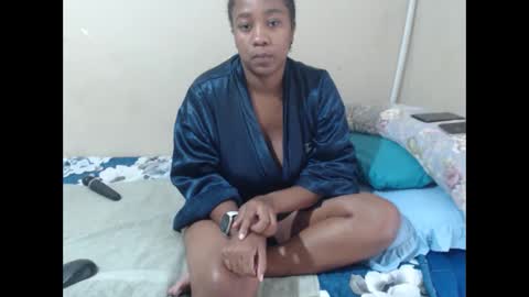 _sexylipss online show from April 22, 12:28 pm