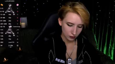 Snapshot of _shadow_devil__ chatting on July 28, 8:52 pm Alex online show from July 28, 8:52 pm