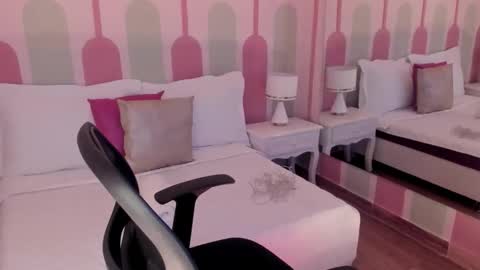 Sharlot online show from November 25, 2:06 pm